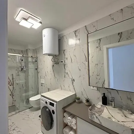 Sabbia D'oro Modern With Pool & * Golem (Tirana)